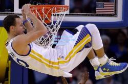 雷竞技:NBA总决赛激战正酣 勇士队逆转取胜扳平大比分